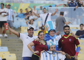 Argentinos fazem festa, mas não intimidam venezuelanos no Maracanã